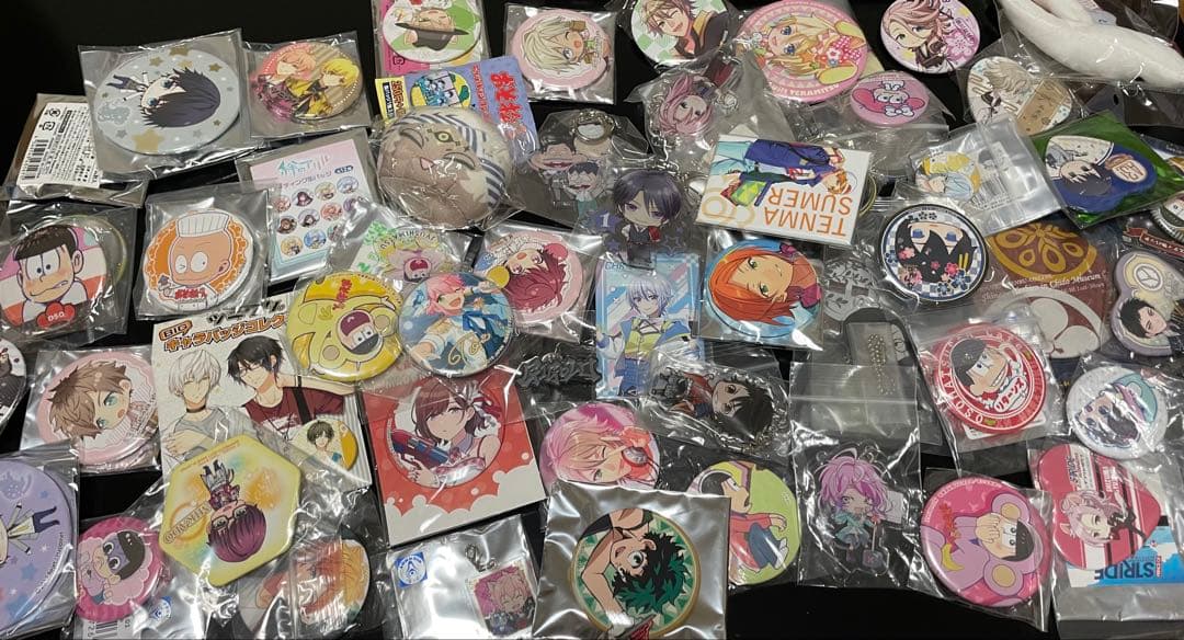 ⑨アニメグッズ まとめ売り 大量 60点 缶バッジ アクキー