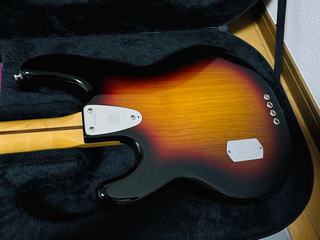 ベース MUSIC MAN Retro 70s StingRay