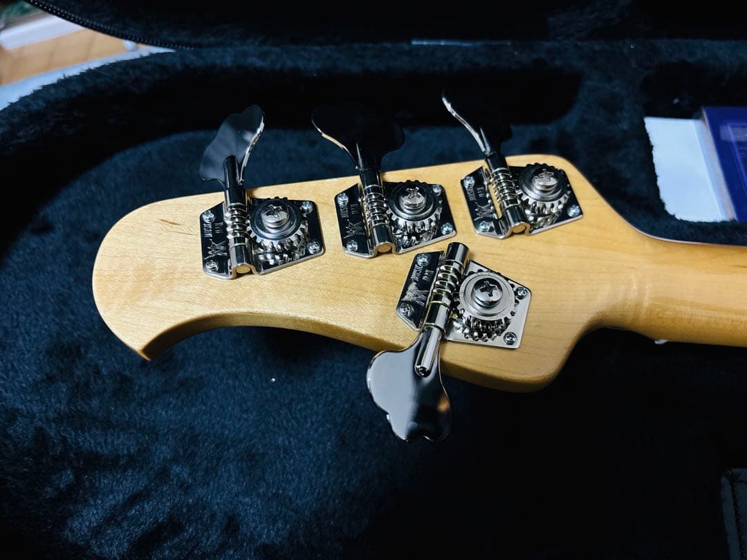 ベース MUSIC MAN Retro 70s StingRay