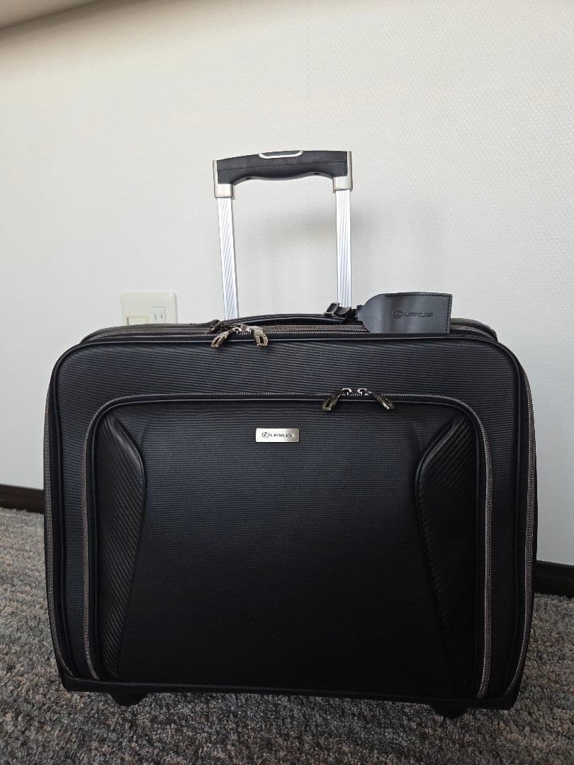 LEXUSレクサス ビジネスキャリーバッグ トロリーケース 黒レザー　鍵付き
