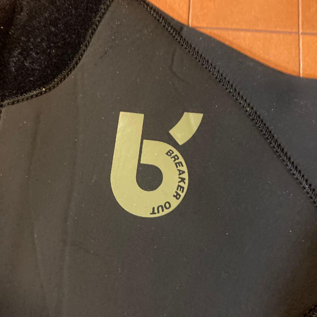 BREAKOUT ブラック シーガルウェットスーツ US-L/JPN-XL