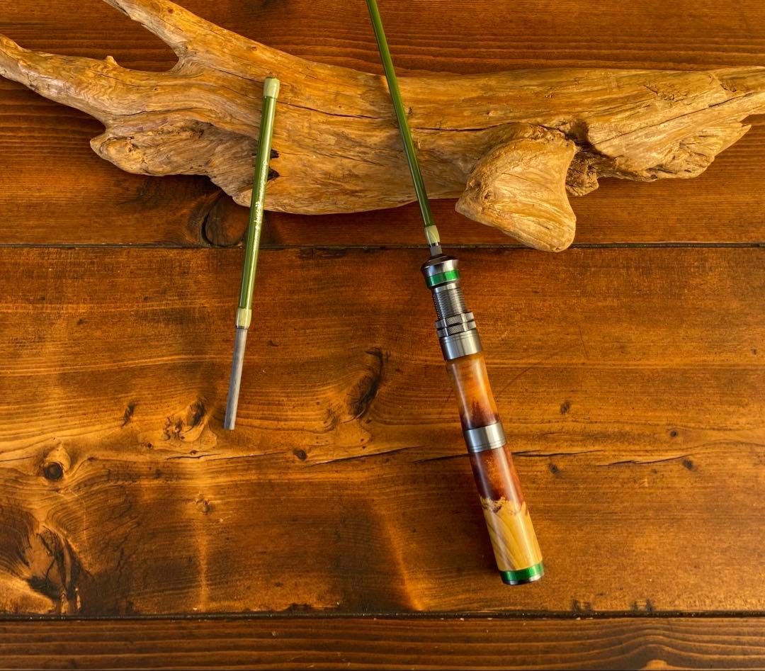 超軽量　カーボンロッド　トラウトロッド　長さ調節できるロッド　ウッドグリップ
