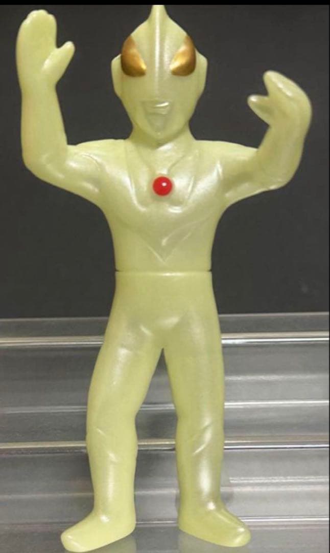 【激レア】ブルマァクソフビ　ニセウルトラマン　畜光ver. 入手困難