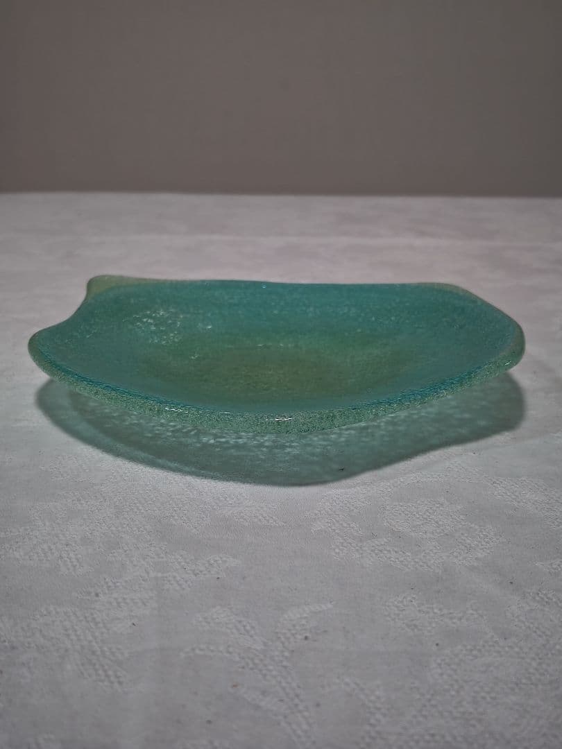 稲嶺盛吉　吹き泡ガラス　変型鉢皿　ほぼ新品　刻印有