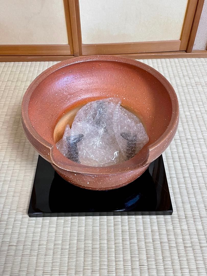 美品　風炉（信楽焼、土風炉、高橋楽斎作）　敷瓦付き