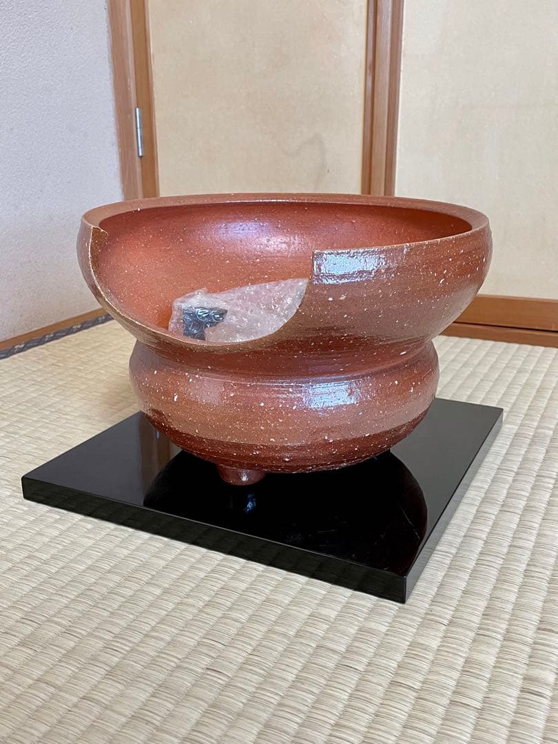美品　風炉（信楽焼、土風炉、高橋楽斎作）　敷瓦付き