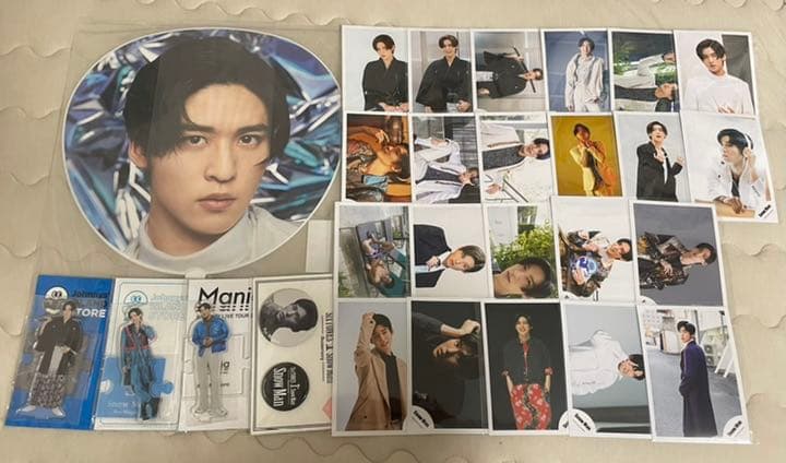 Man 目黒蓮 うちわ 公式写真 アクスタ 缶バッジ まとめ