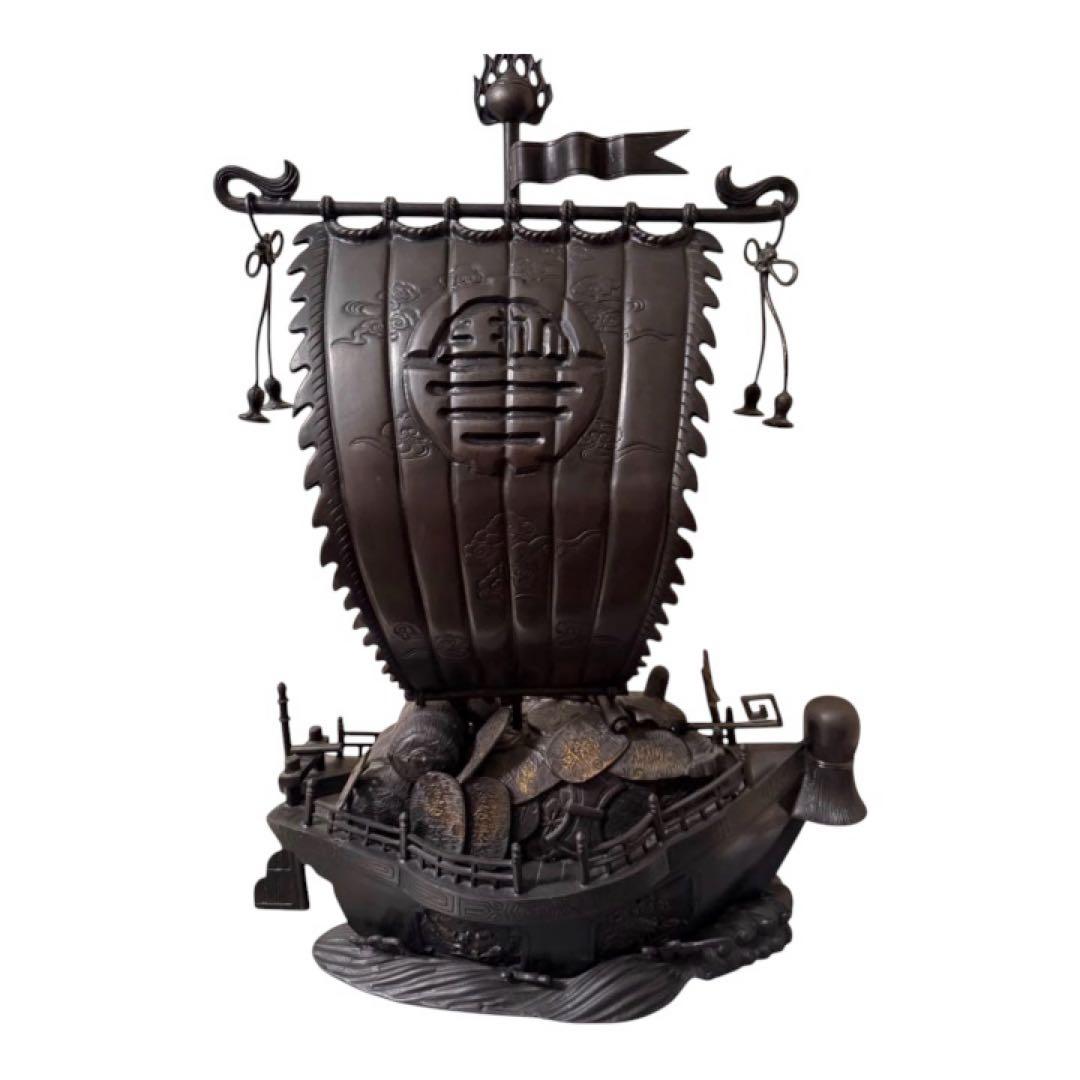 江戸時代　金属製船の彫刻 黒色 伝統的デザイン