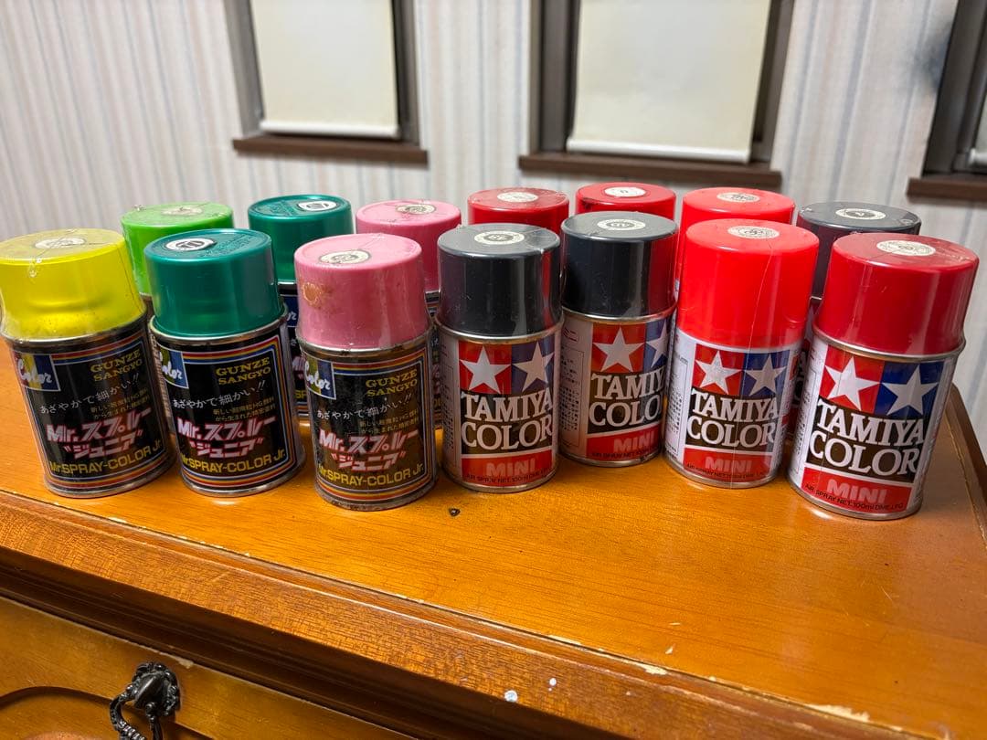 プラモデル　タミヤ＆グンゼ　スプレー缶１４本セットと他用具