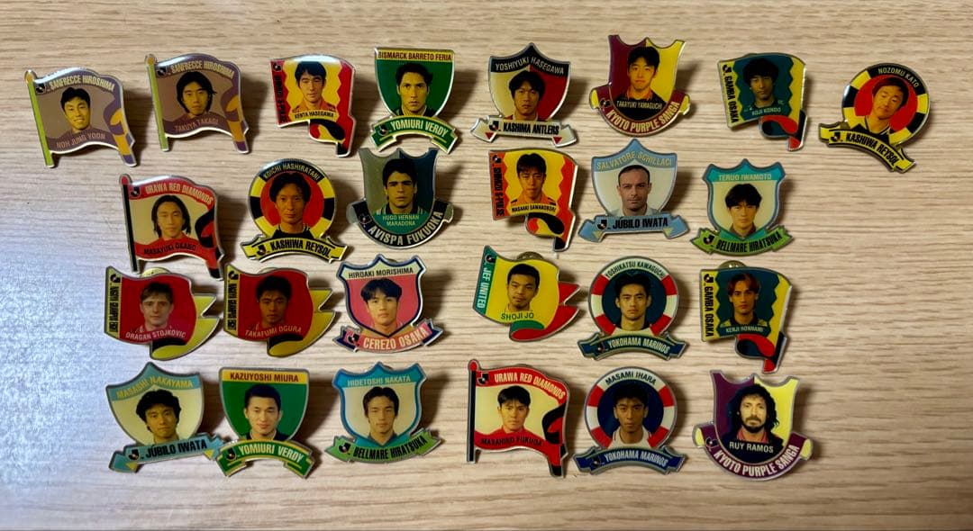 Jリーグ　ピンバッジ　26個