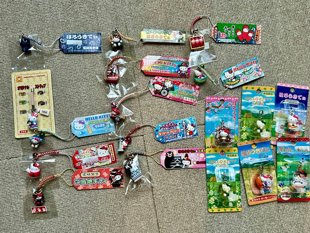 ご当地　ハローキティ ストラップセット
