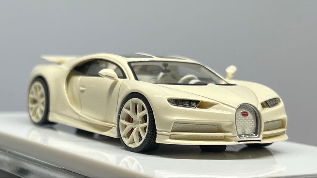CRL 1/64 ブガッティ シロンスポーツ HERMES仕様