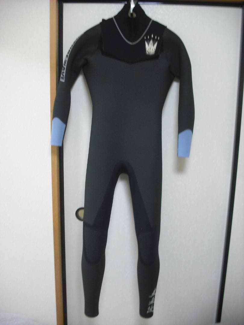 【快適に使えるセミドライ】FUTURE WAVE　ウエットスーツ　ML相当