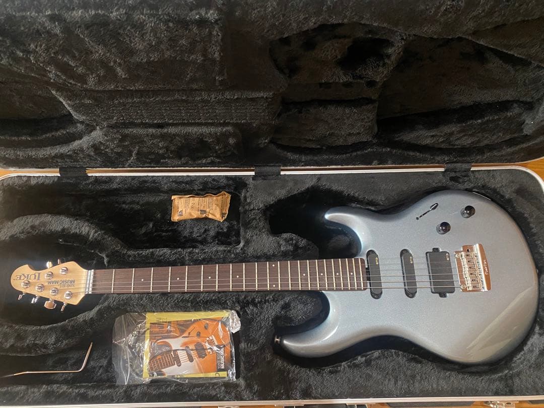 ギター music man luke