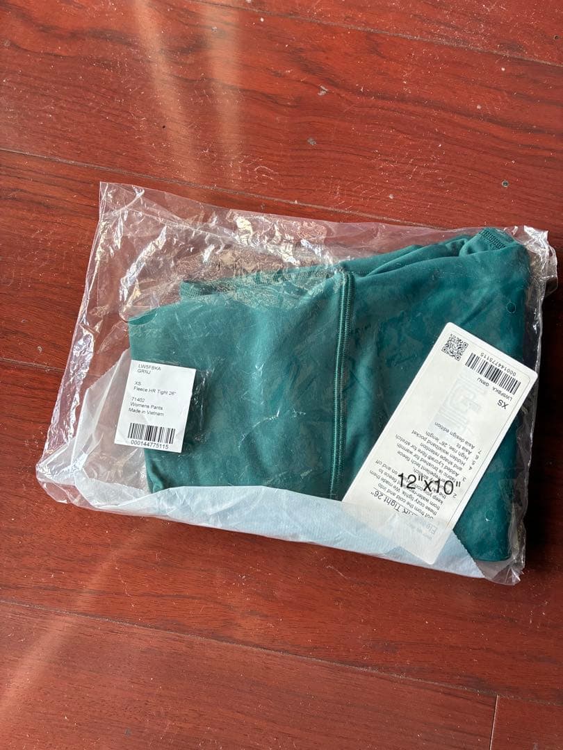 ルルレモン　フリース　グリーン ハイウエストレギンス 新品タグ付き