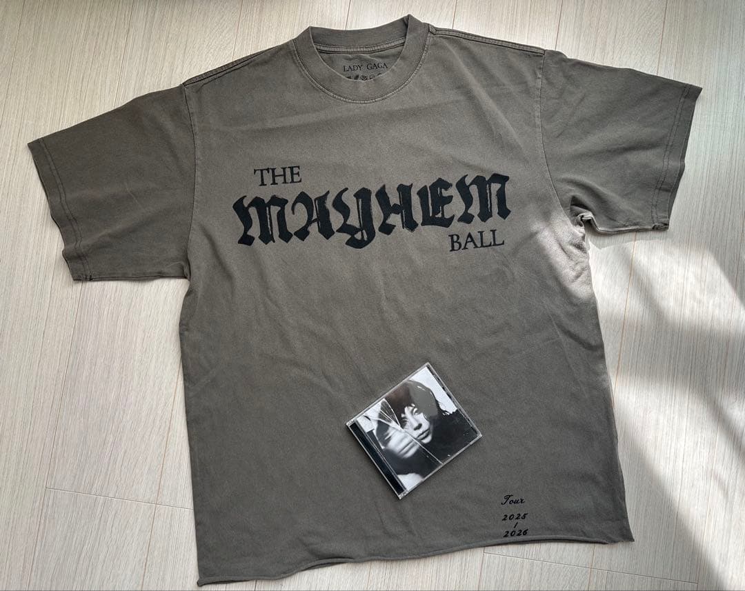 ★LadyGAGA★MAYHEM BALL★公式Ｔシャツ＆CD★