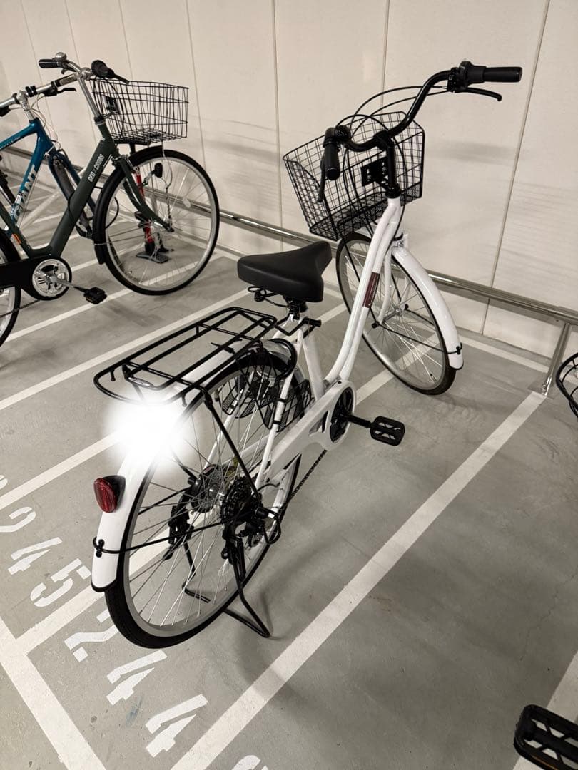 ホワイト シティサイクル 前部バスケット付き