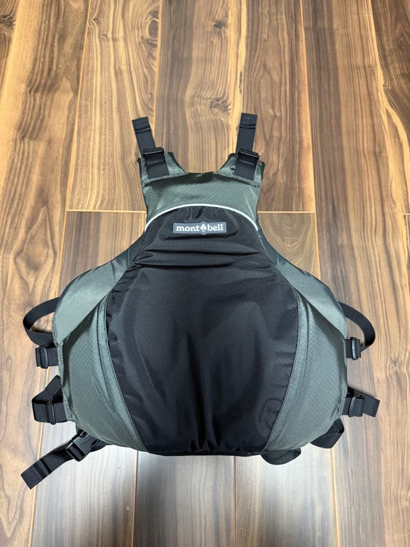 モンベル　アクアバット　ライフジャケット