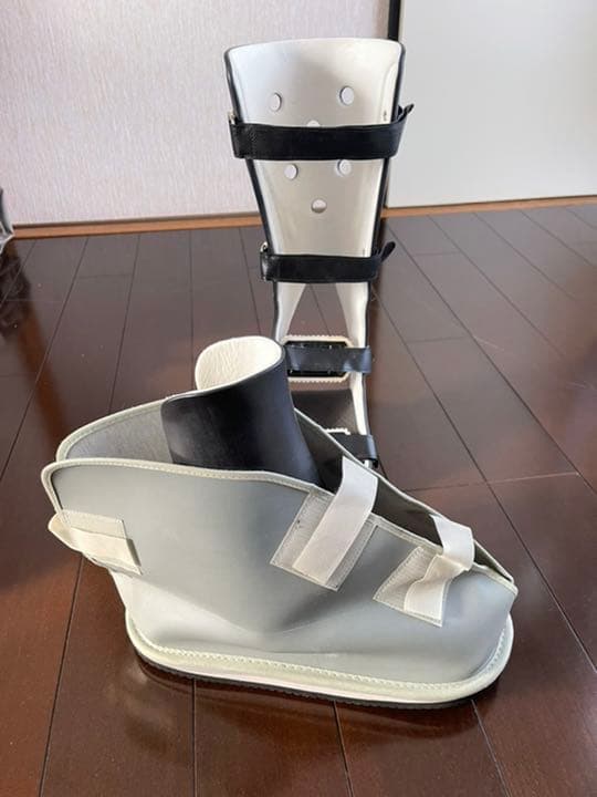 ギプス　左足用　外靴付き