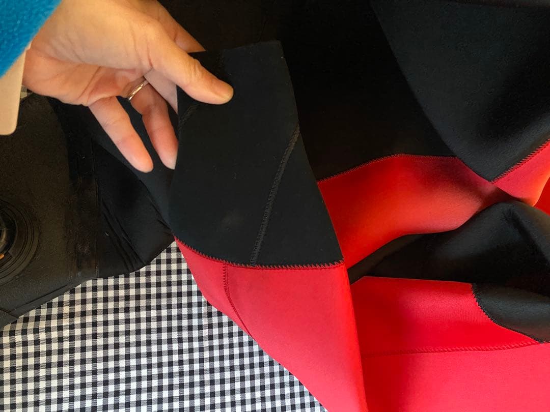 赤色　Lサイズ　ドライスーツ