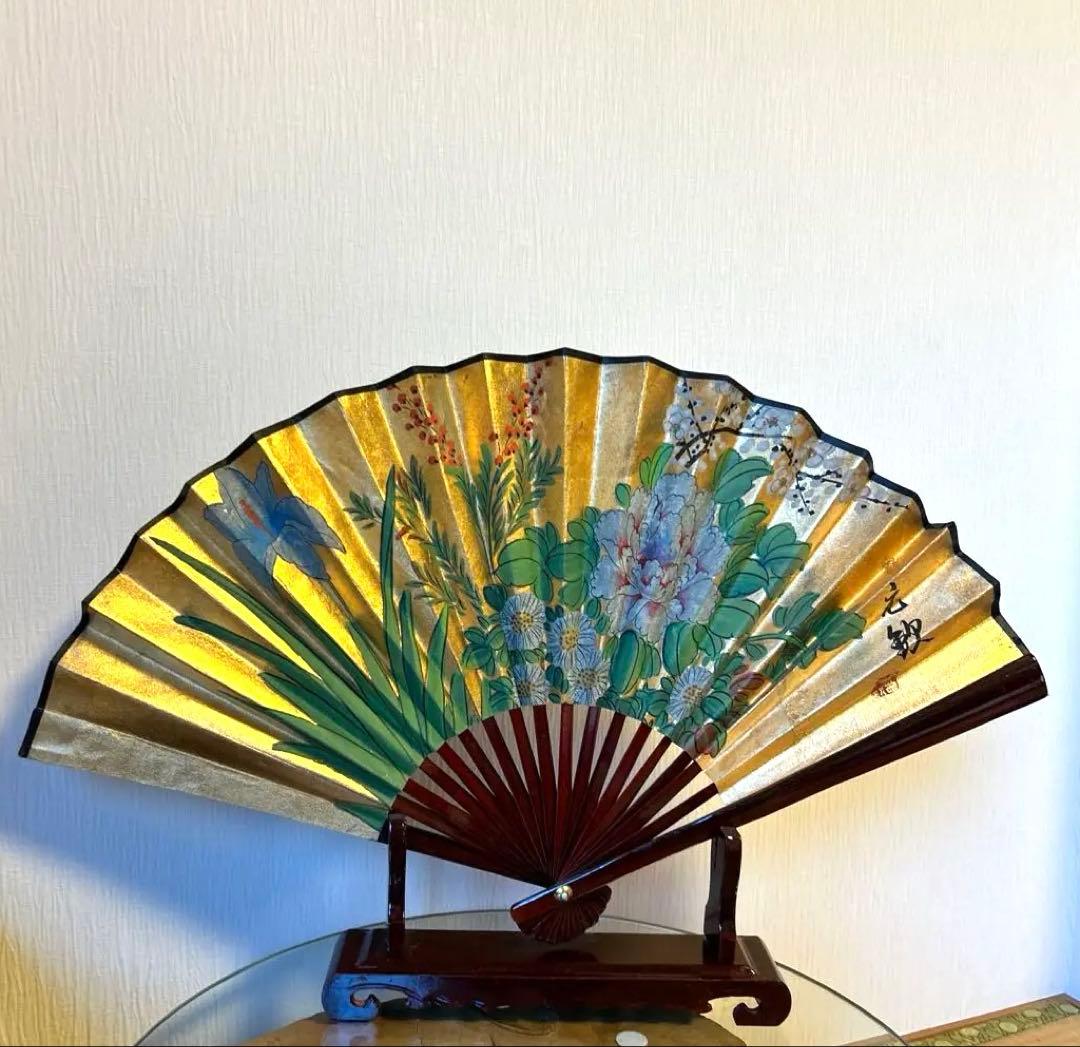 扇　70cm四季の花　花柄の金色木製スタンド付き