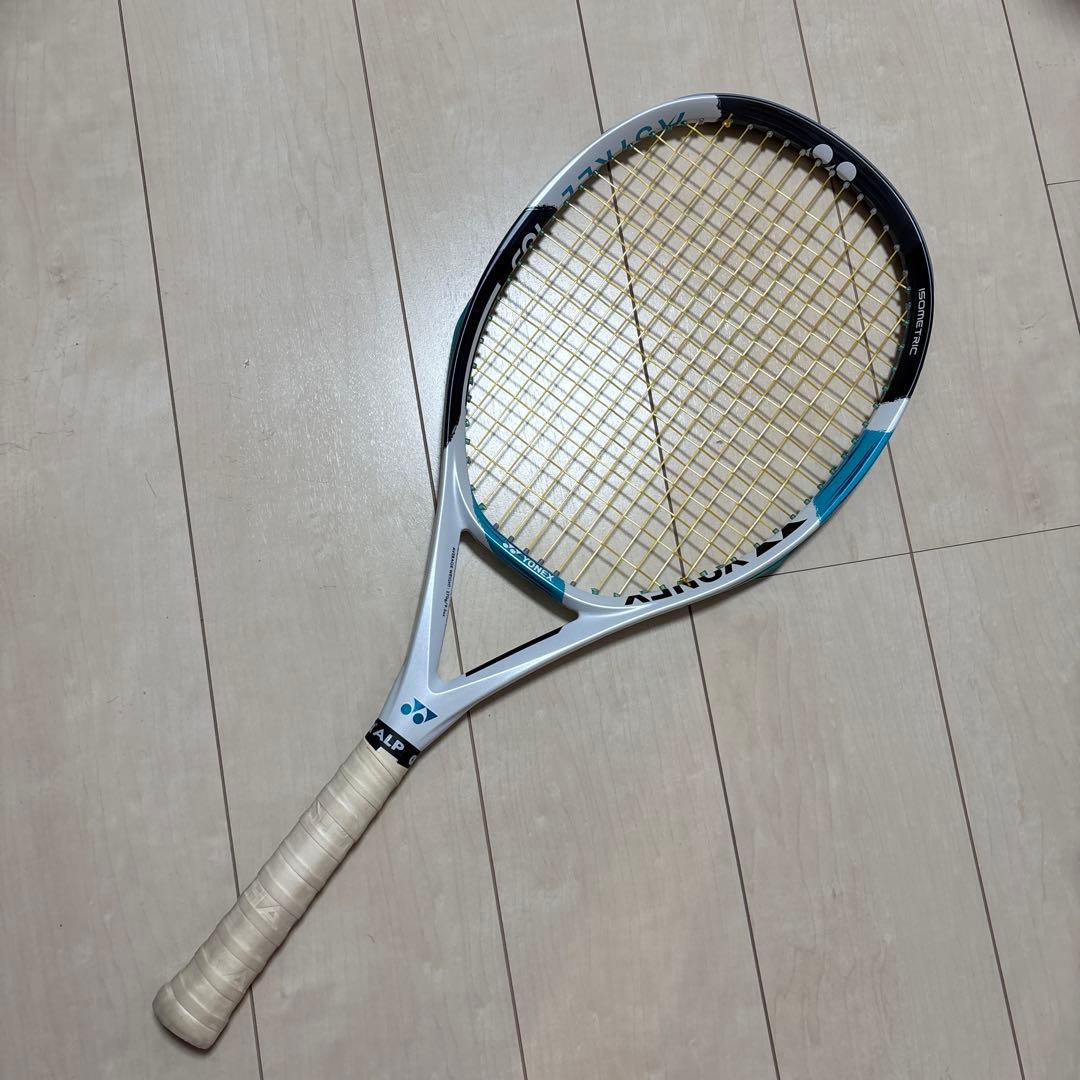 硬式テニスラケット YONEX ASTREL 105　極美品☆