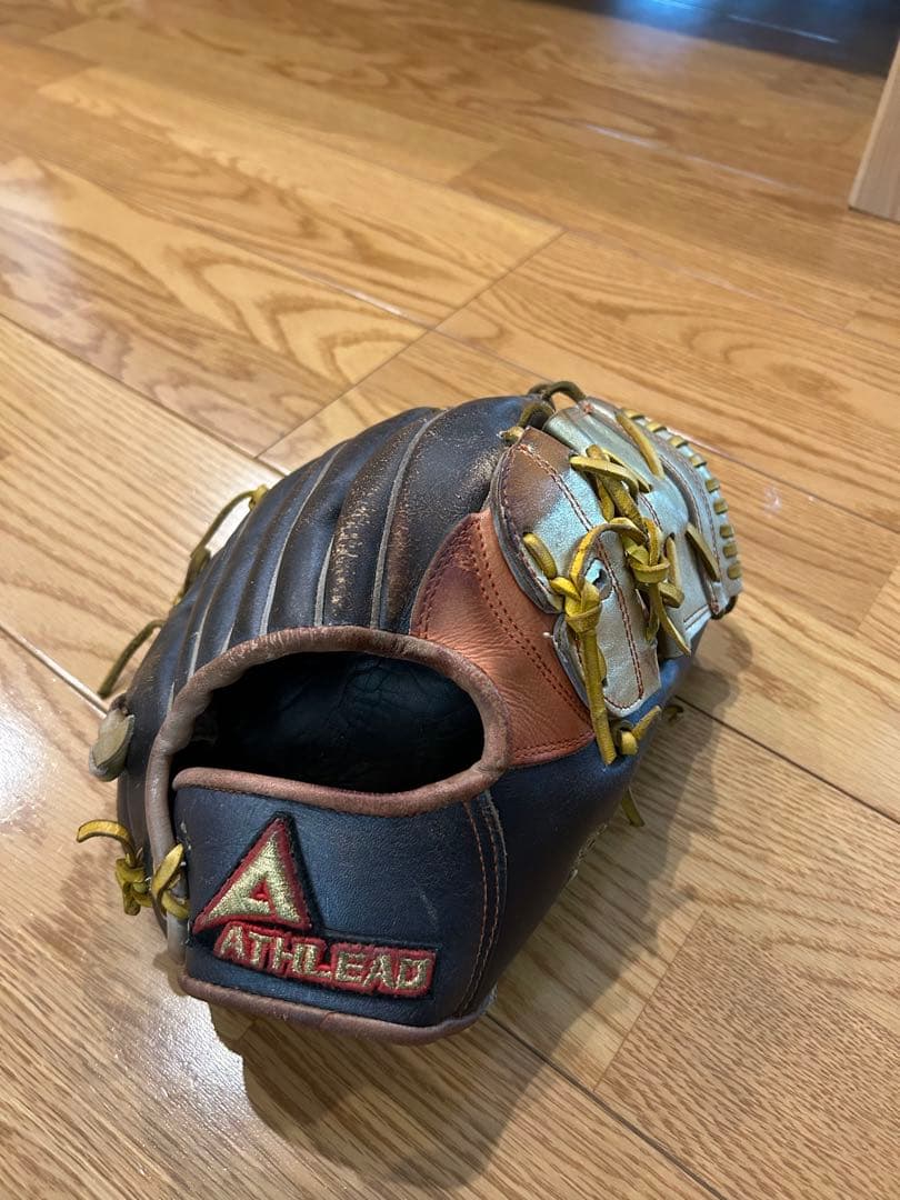 アスリード　内野手用グローブ