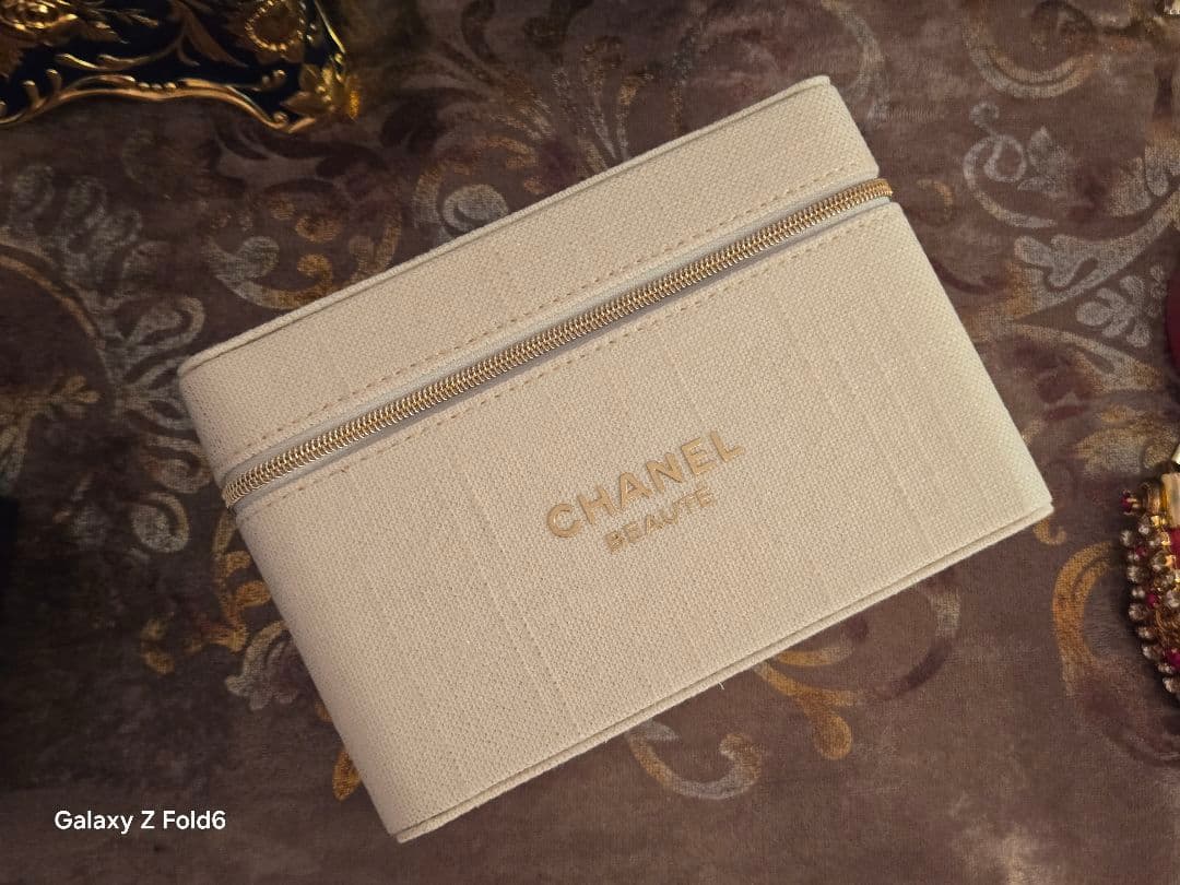 CHANEL BEAUTÉ（シャネル ビューテ）特製バニティポーチ