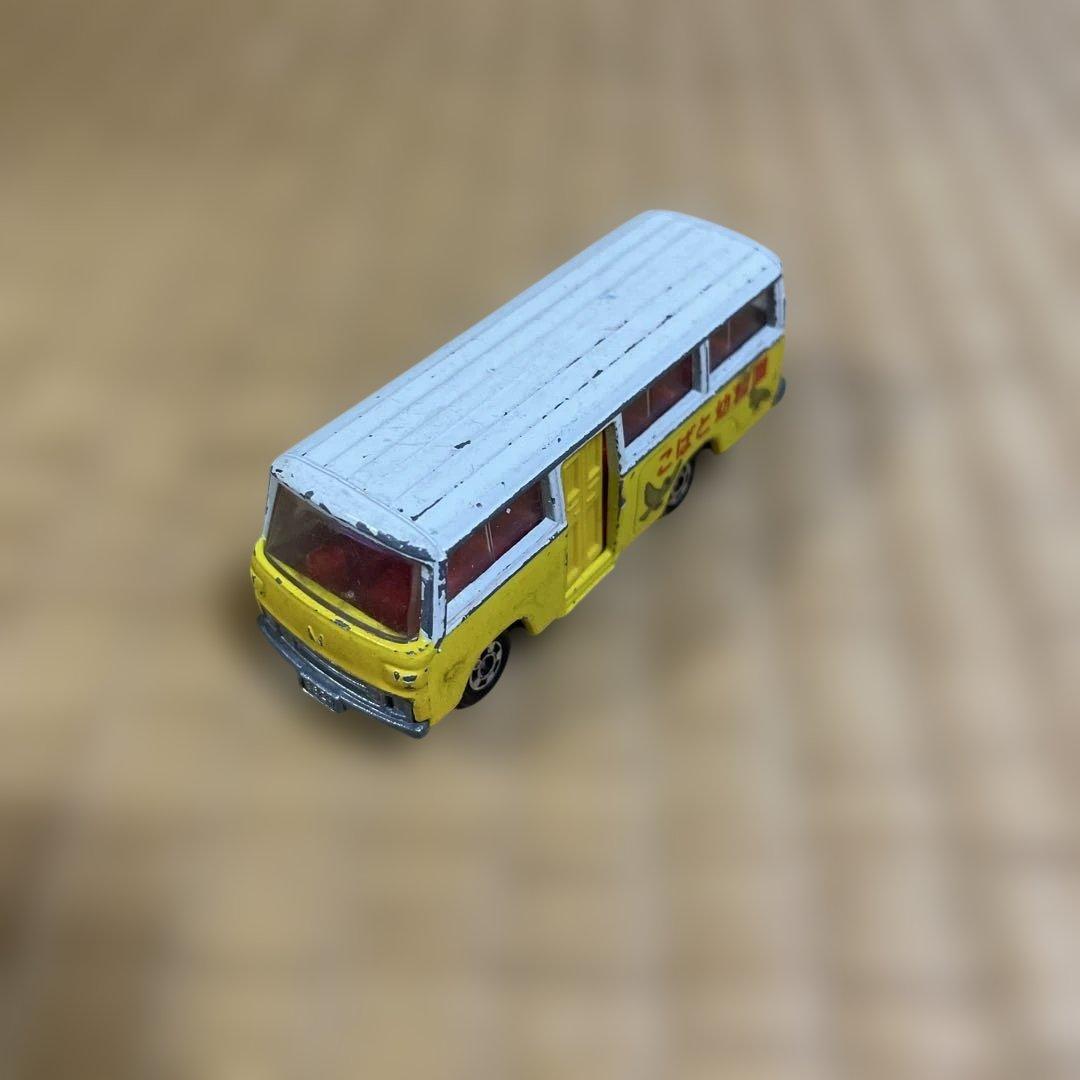 幼稚園バス風ミニカー 鳥のイラスト付き