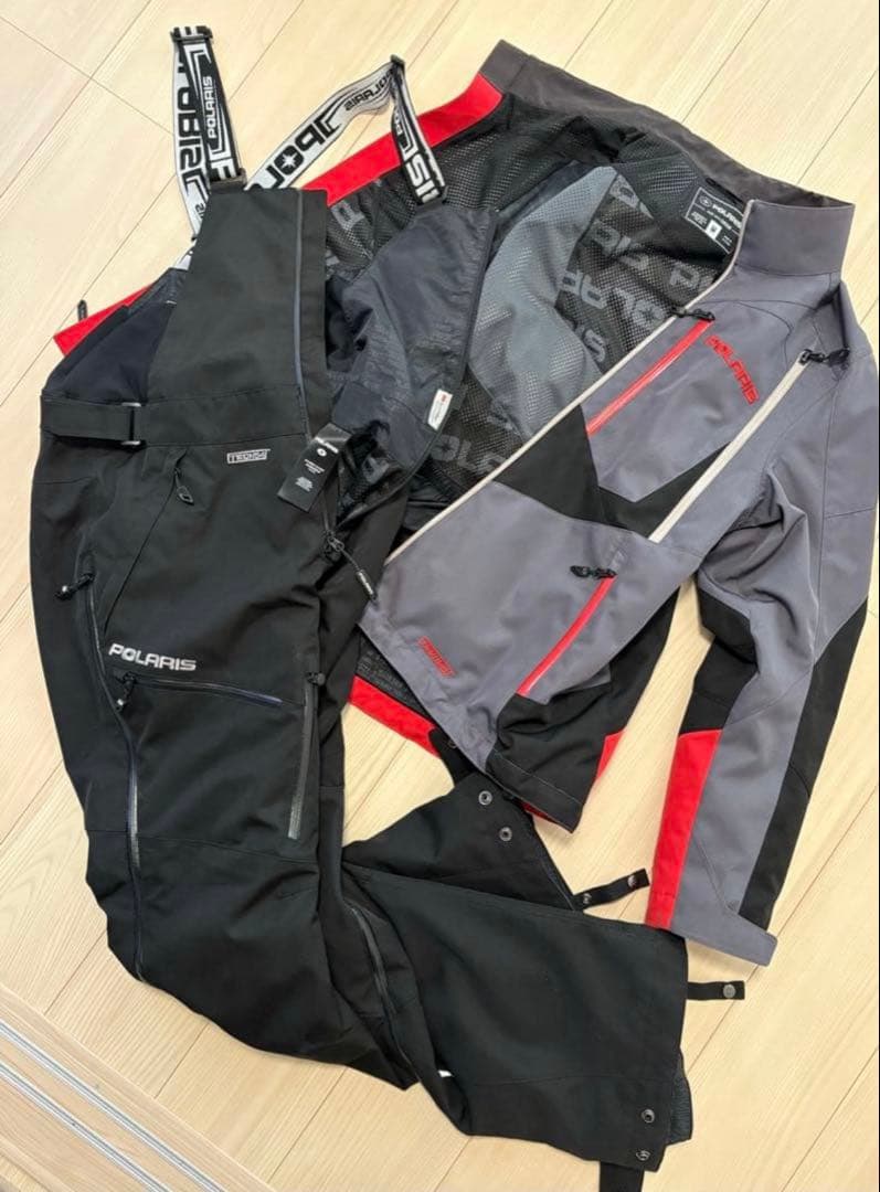 ポラリス スノーモービル ウエア
