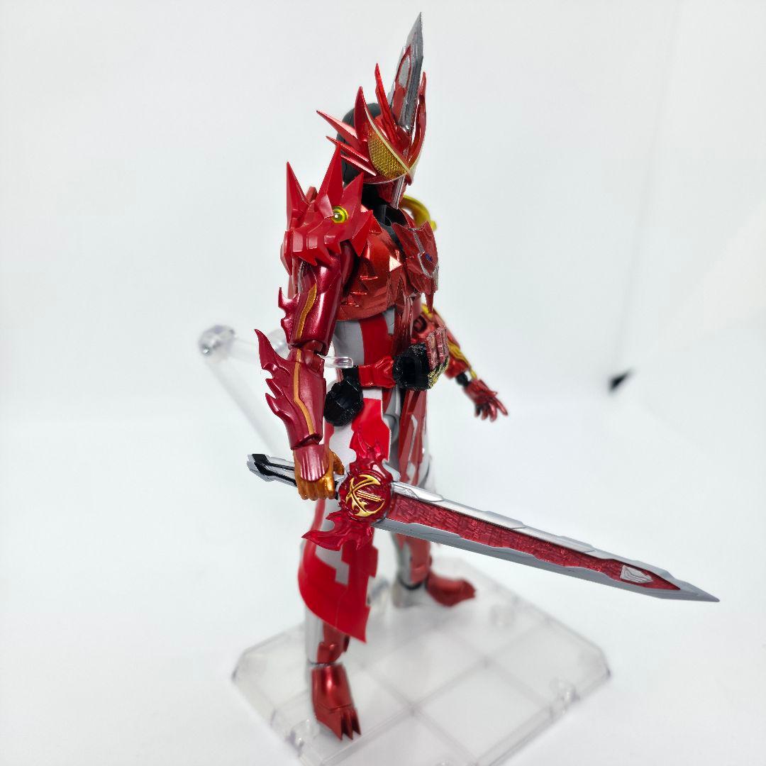フィギュアーツ規格　仮面ライダーセイバー　クリムゾンドラゴン　カスタムフィギュア