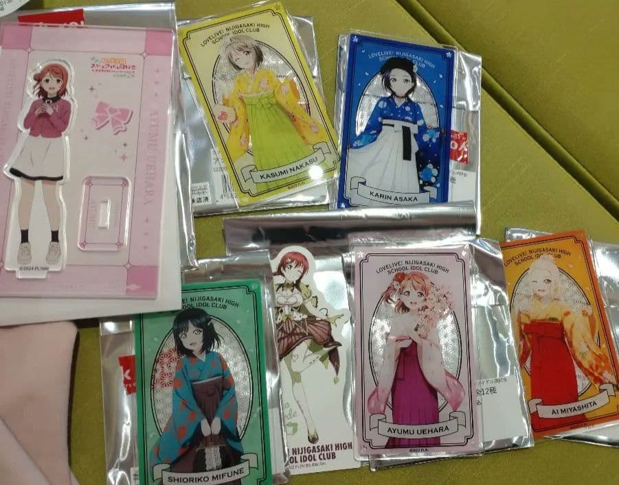 虹ヶ咲　アクリルカード10種　蓮ノ空のラッキーくじのアクスタと缶バッジのまとめ