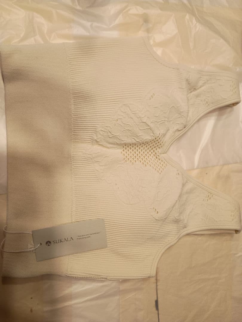 新品未使用SUKALAスカーラアクティブデイジートップスとレギンスセットL
