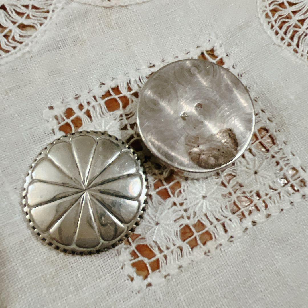 シルバー　シンプルで美しいピルケース