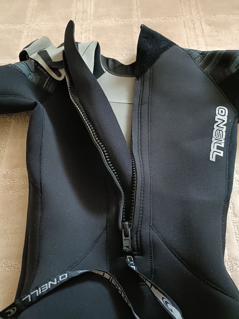 O'Neill Superfreak 3:2 ウェットスーツ ブラック