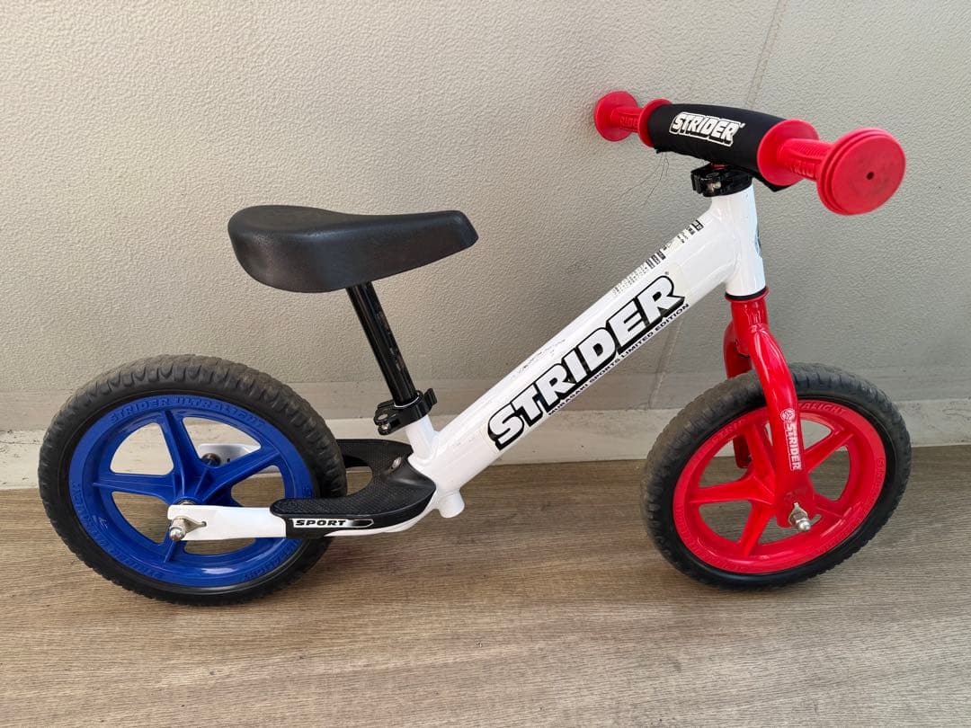 STRIDER ストライダー　限定トリコロールカラー