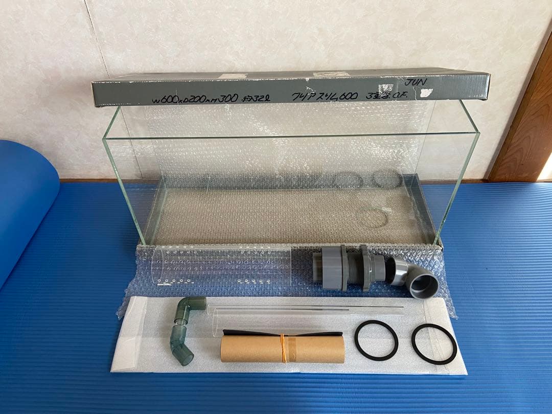 【引き取り限定】オーバーフロー3重管ガラス水槽　60㌢×奥行20㌢×高さ30㌢