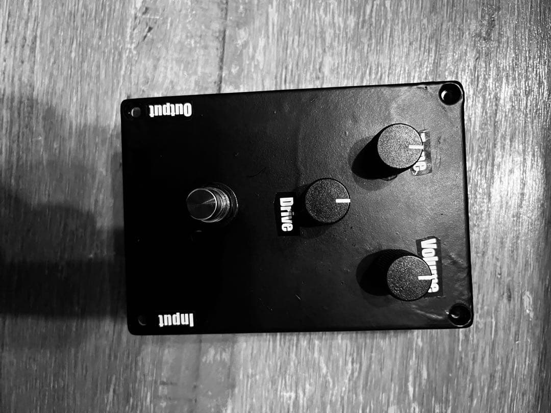 【にわすけ】黒のギターエフェクター