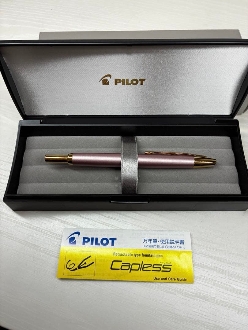 パイロット　キャップレス　万年筆