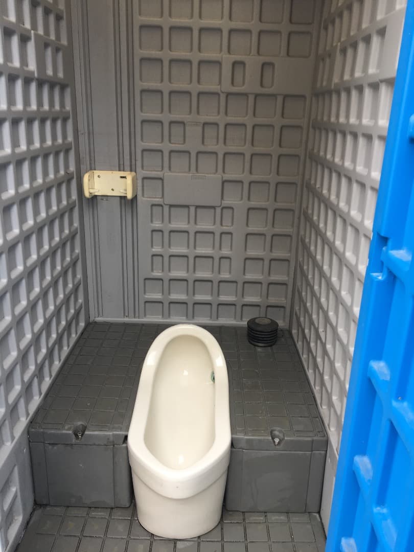 屋外用簡易水洗トイレ