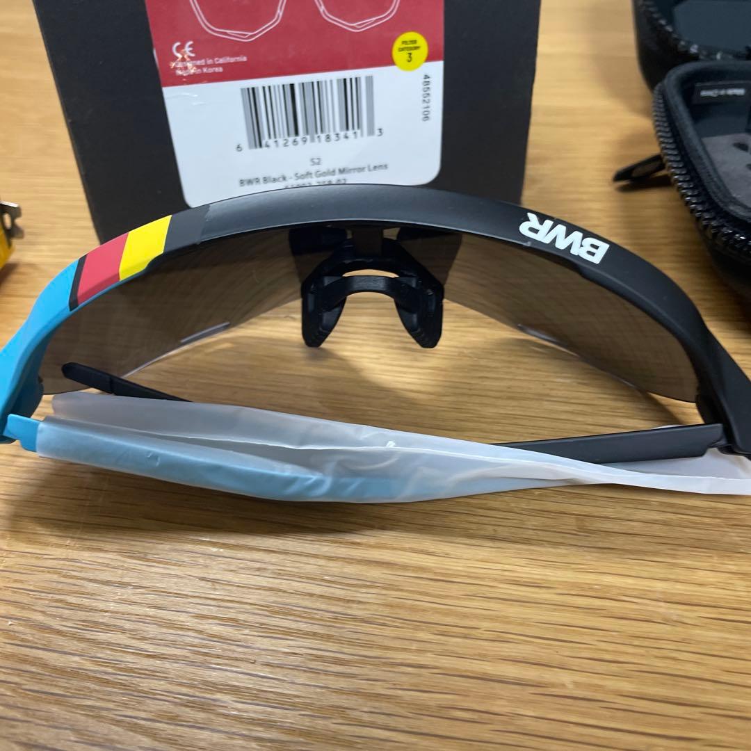 100パーセント　ワンハンドレッド ブラック スモークミラーサングラス