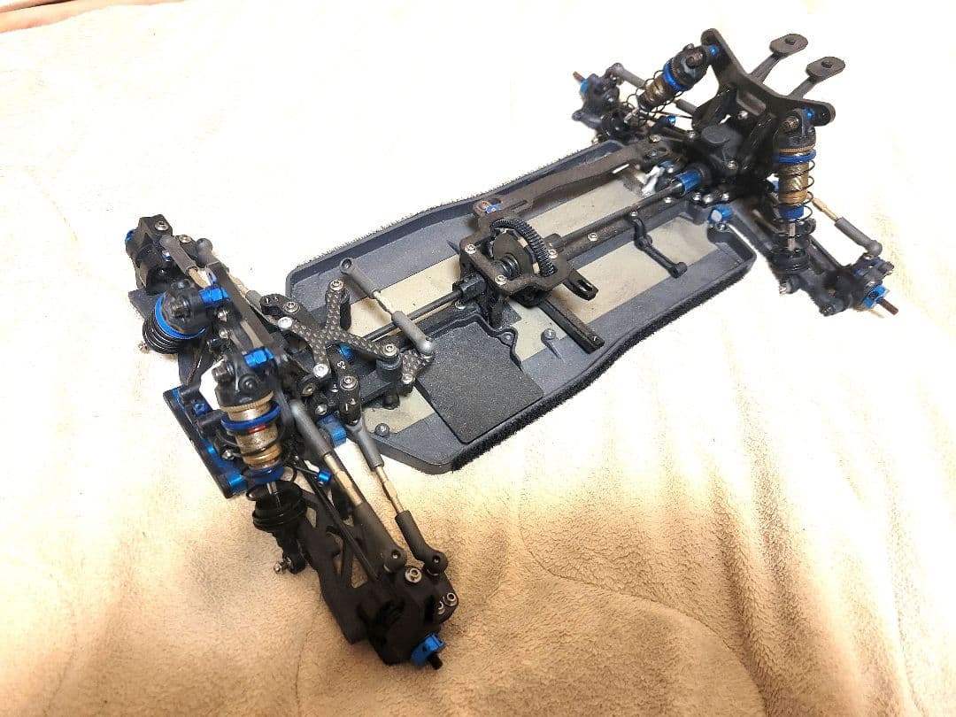 RCシャーシ 1/10 アソシ B74.1 中古シャーシ