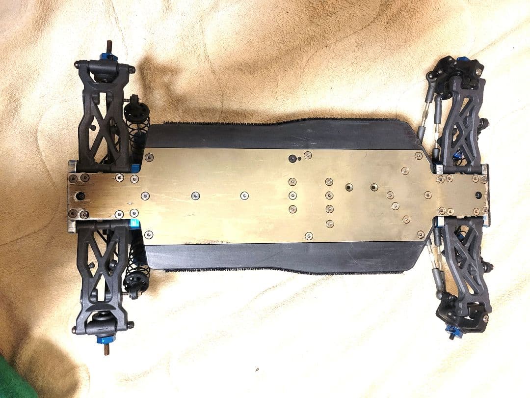 RCシャーシ 1/10 アソシ B74.1 中古シャーシ