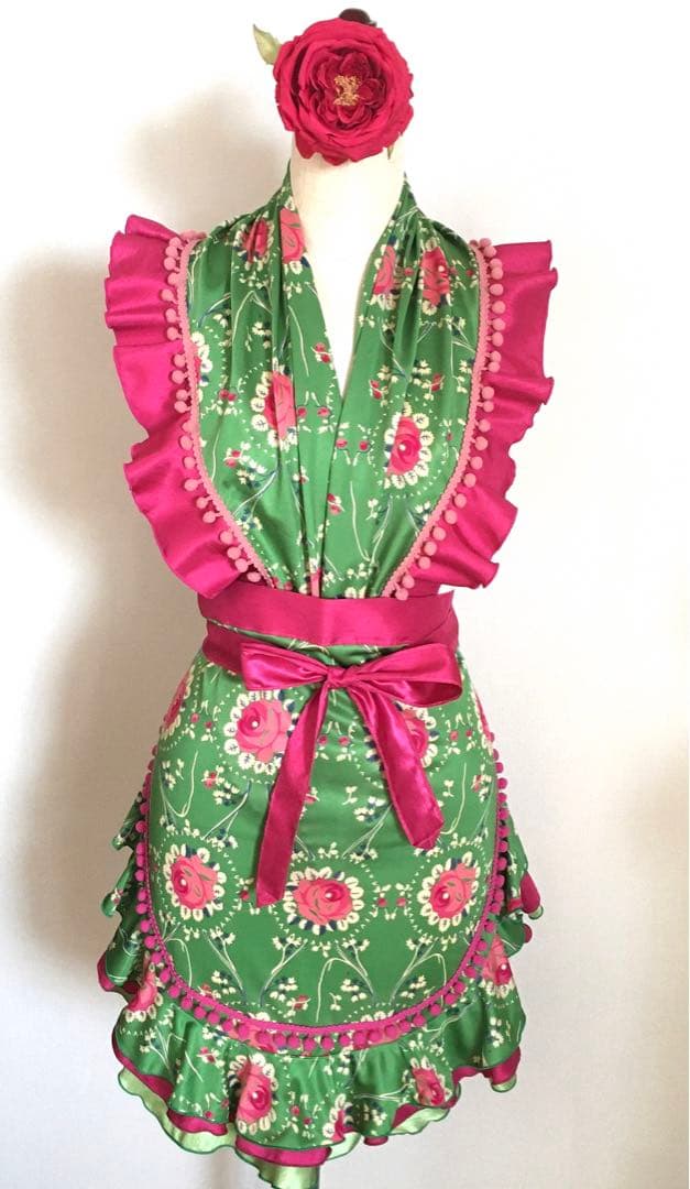 フラメンコ 衣装 ピキージョ エプロン バラ柄 グリーン ピンクポンポン