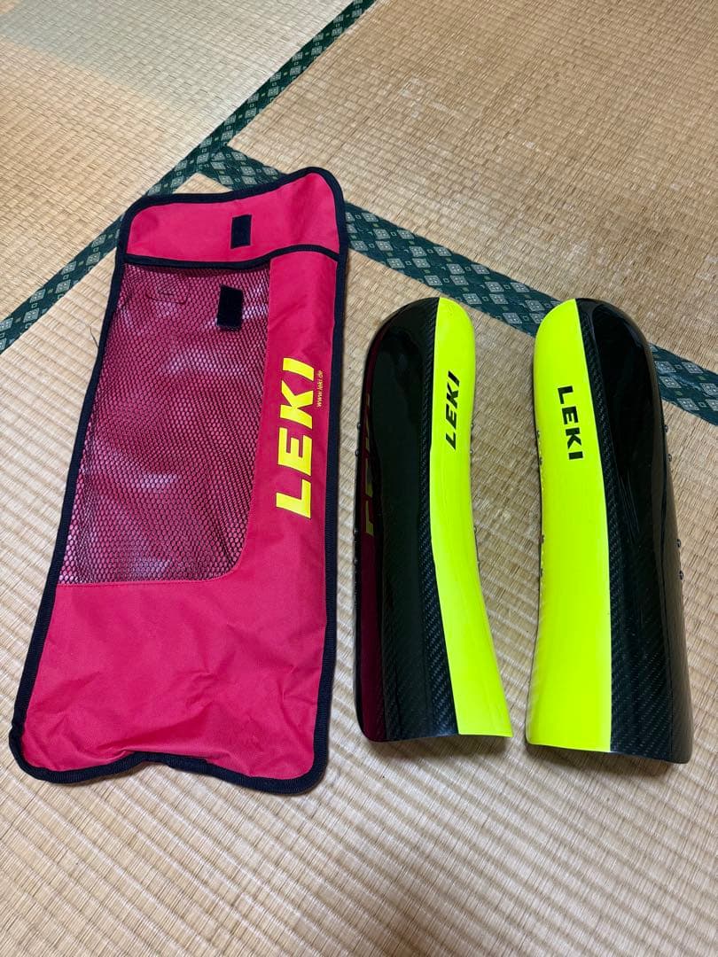 LEKI カーボンレガース ブラック/イエロー