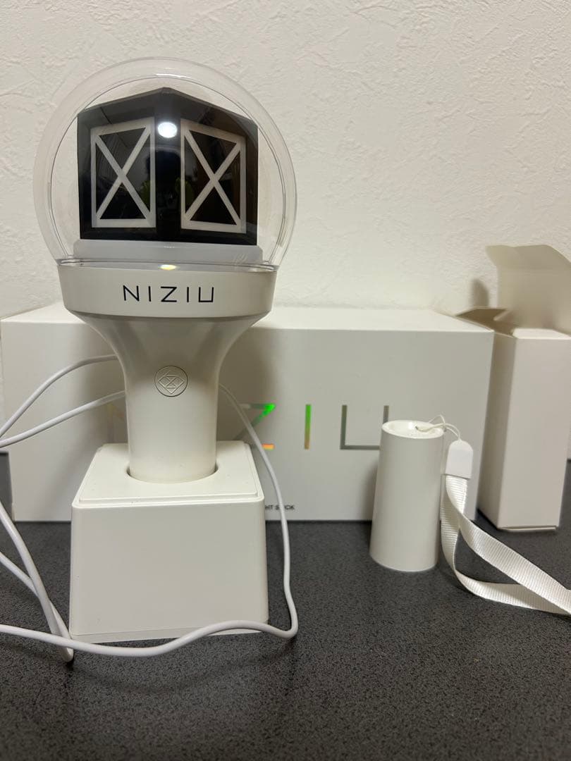 【値下げ】NIZIU ペンライト