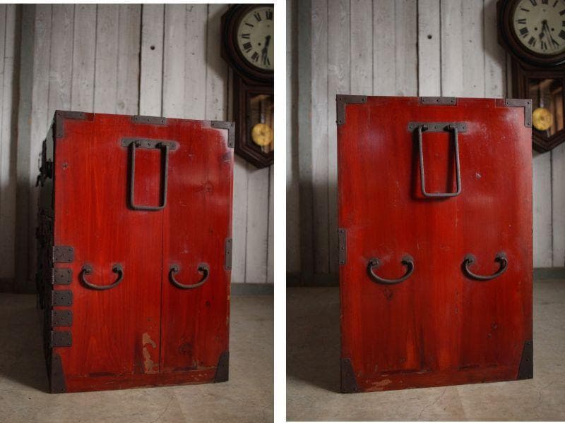 がんちゃん綺麗な打ち出し金具時代庄内箪笥　扉付き　時代箪笥　時代家具