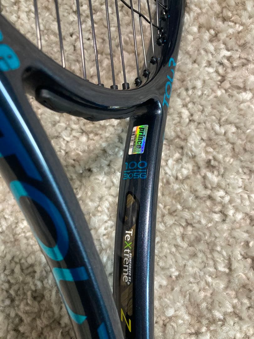 新品未使用品　O3 Tour テニスラケット 100平方インチ 305g