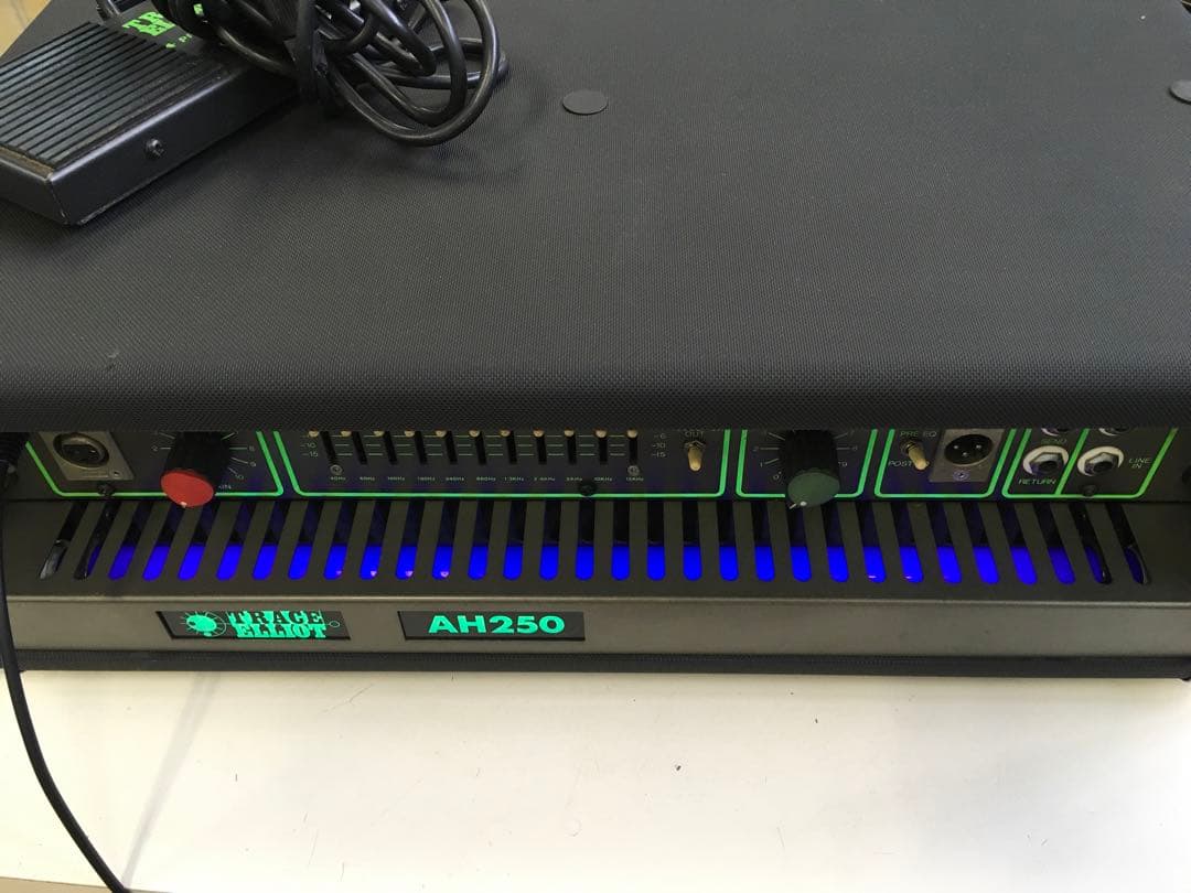 TRACE ELLIOT アンプ　AH250 ジャンク品