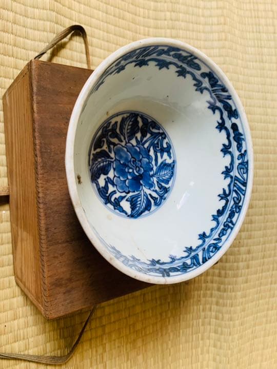 中国明時代牡丹紋様染付大碗(元箱付き)